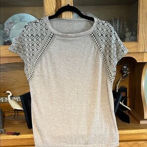 Amazon Light beige Lace Sleeve Tee